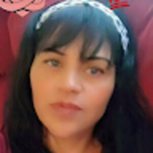 Meet your Posher, Simona